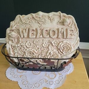 Welcome Plaque with Basket